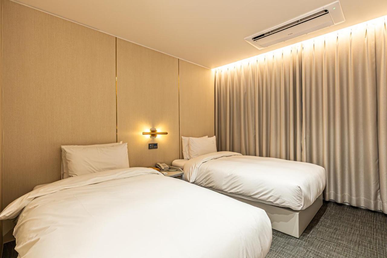 Hotel The Grang Seogwipo Luaran gambar